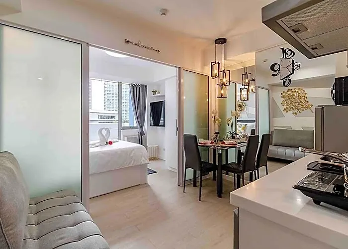 Majestic And Pure Of Heart 1 Bedroom @ Azure Hotel 4*