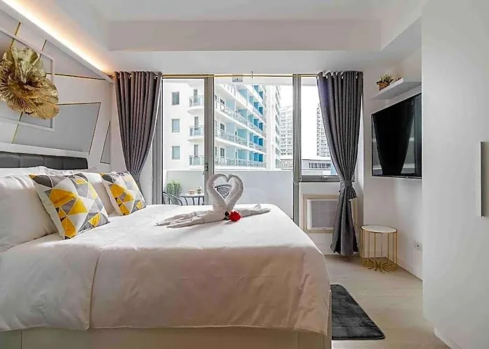 Hotel Majestic And Pure Of Heart 1 Bedroom @ Azure