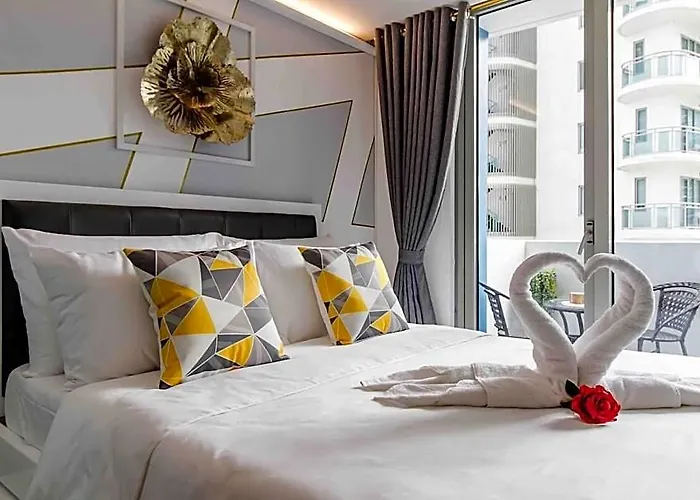 Hotel Majestic And Pure Of Heart 1 Bedroom @ Azure 4*