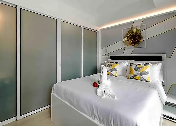 Hotel Majestic And Pure Of Heart 1 Bedroom @ Azure Manila